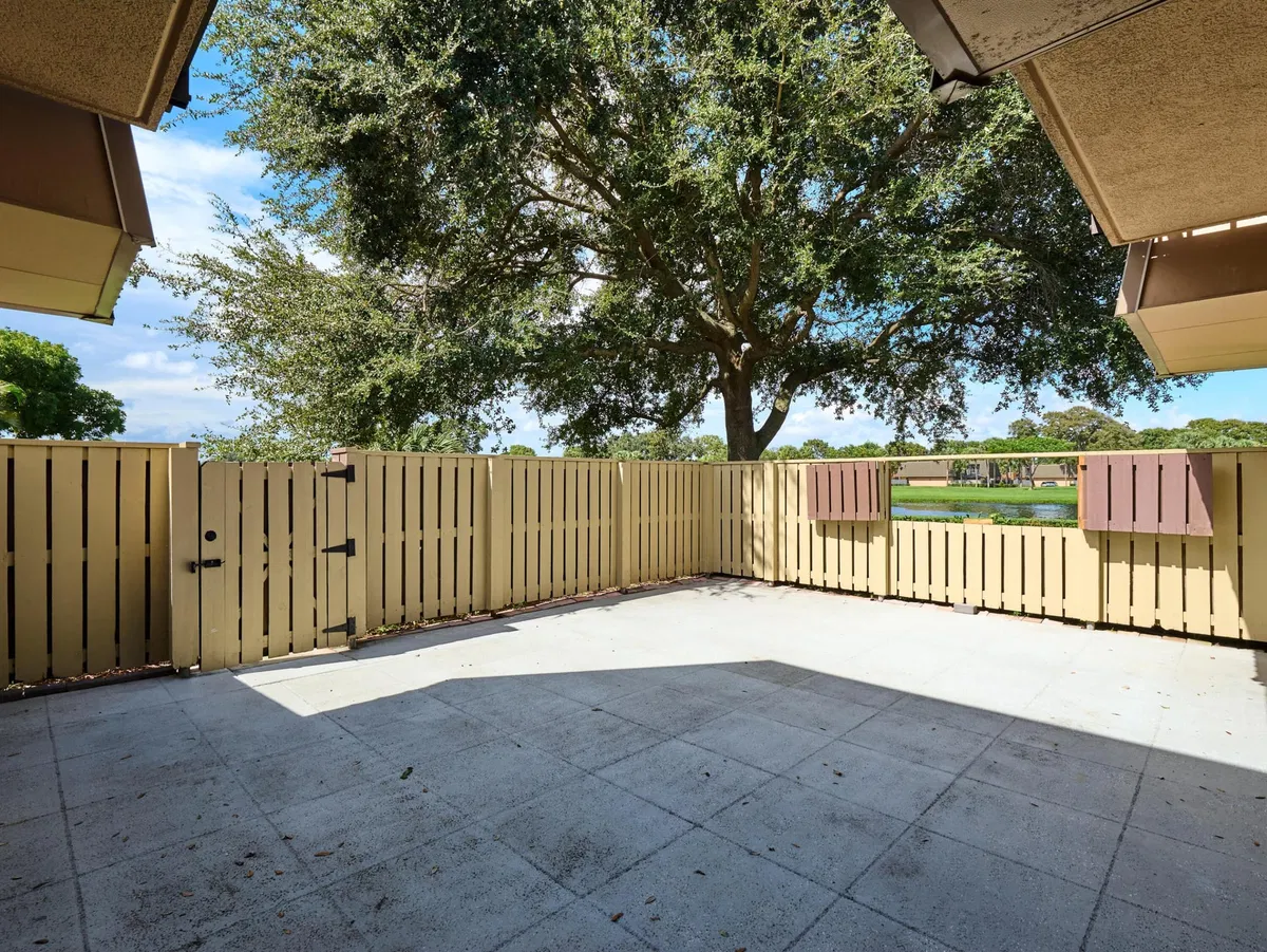  Residence photo 34