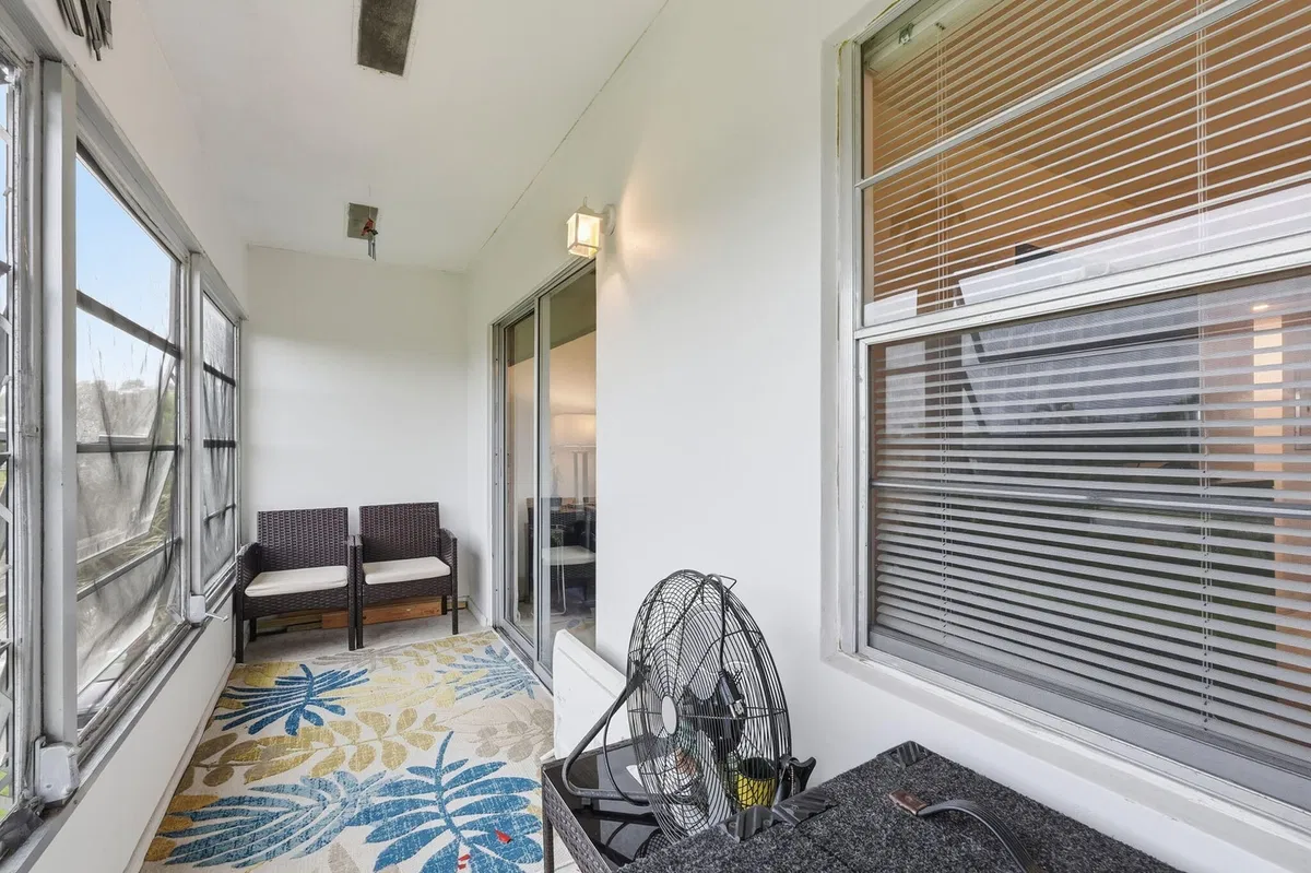 Residence photo 22