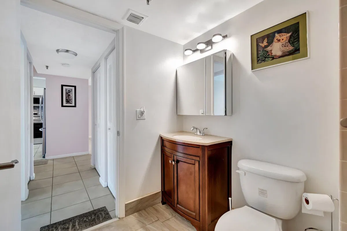  Unit 502 photo 31