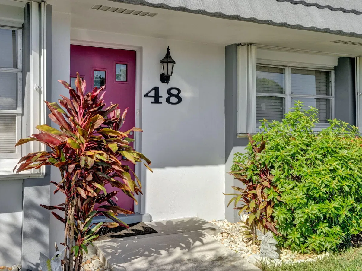 Unit 48 photo 4