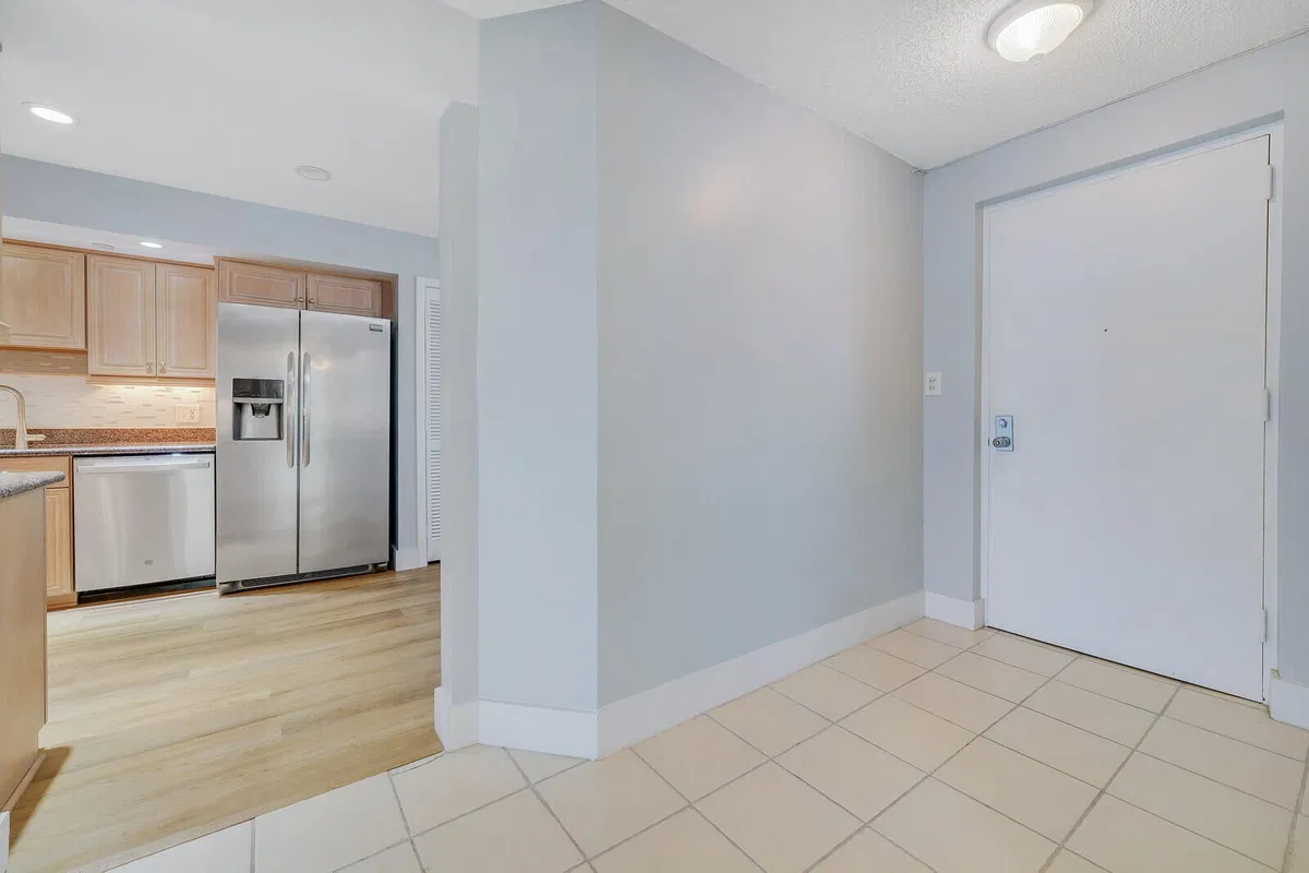 Unit 207 photo 13