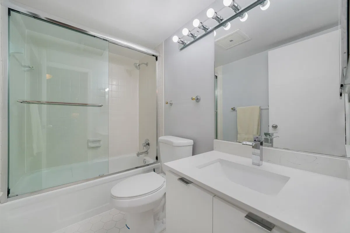 Unit 207 photo 28