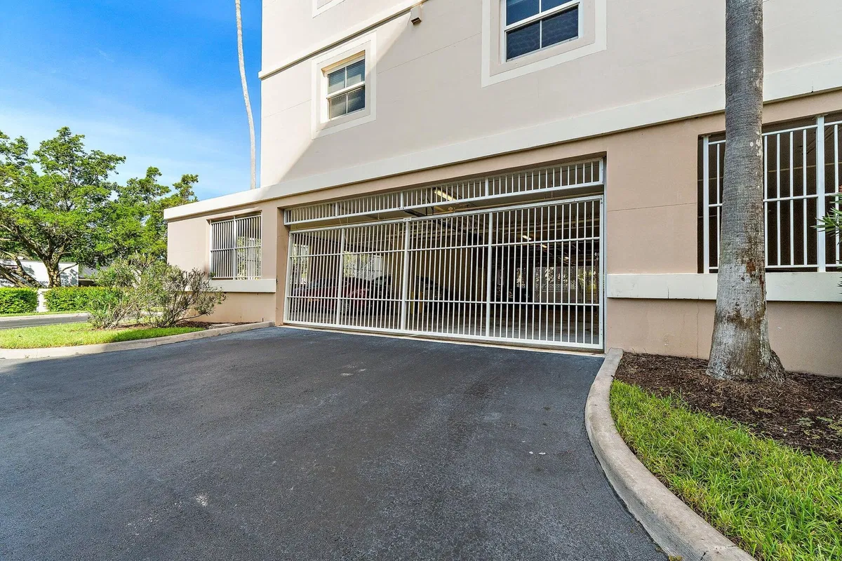 Unit 151 photo 28