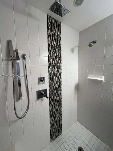 Unit I photo 19