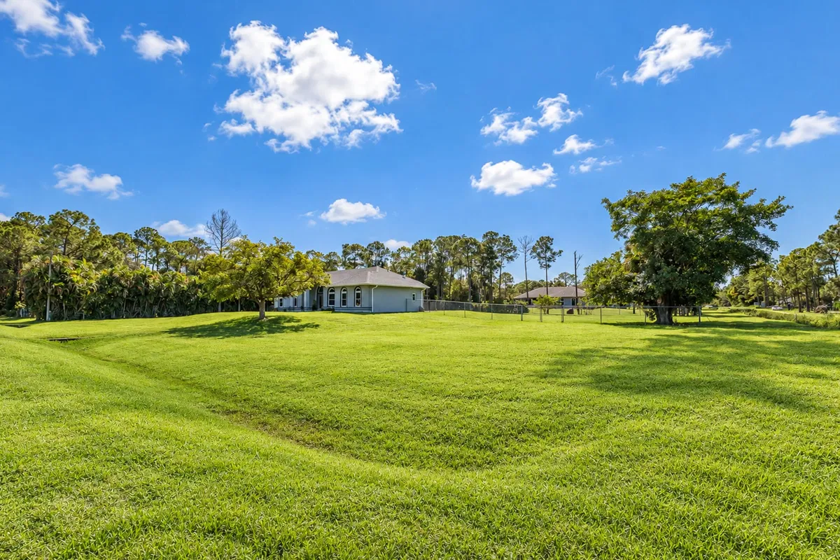 Residence photo 4