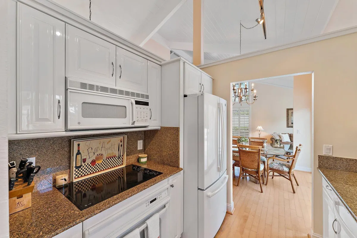  Residence photo 22