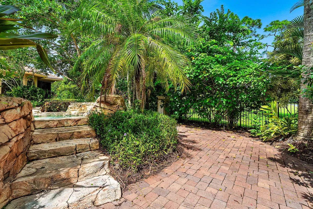 Residence photo 73
