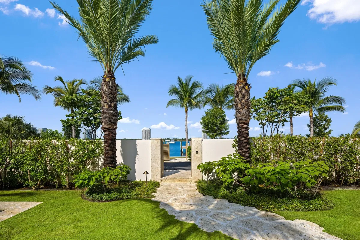 North End Palm Beach Residence photo 7