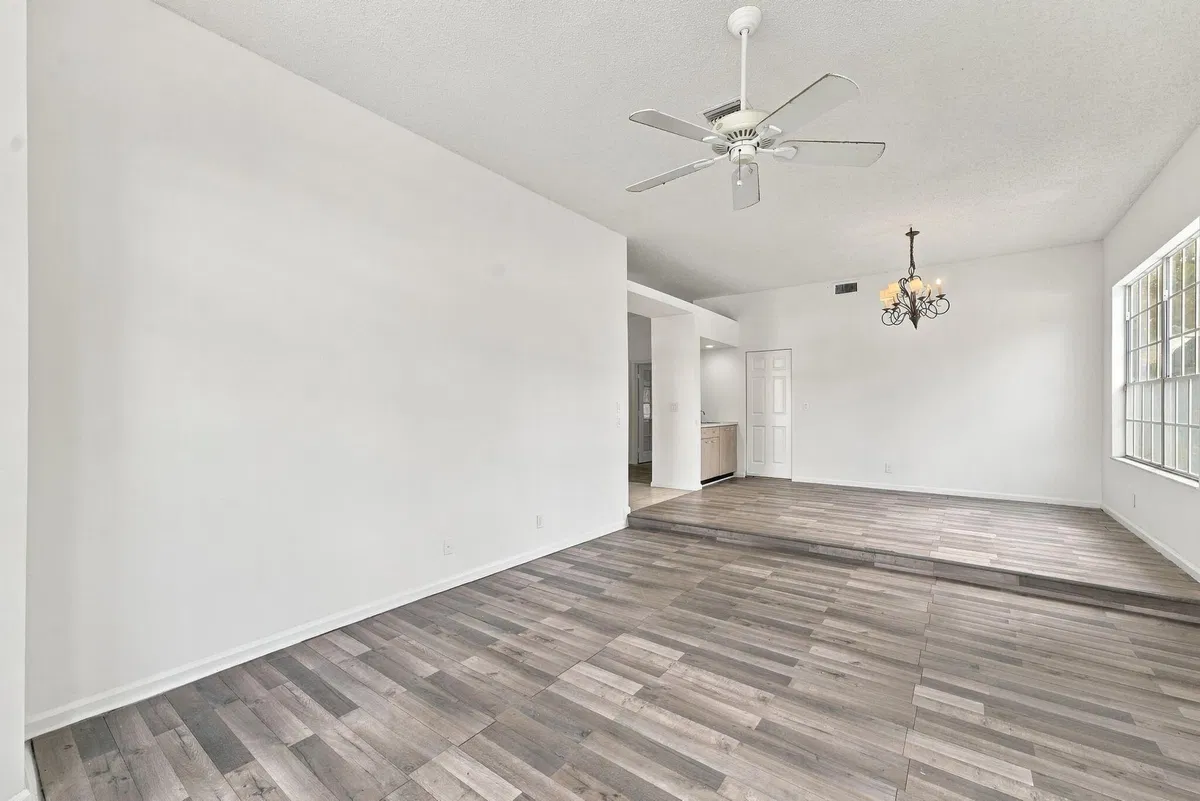  Residence photo 13