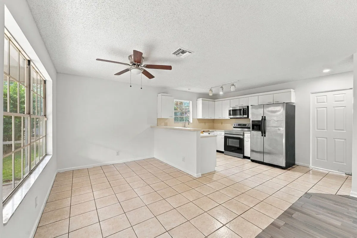  Residence photo 19