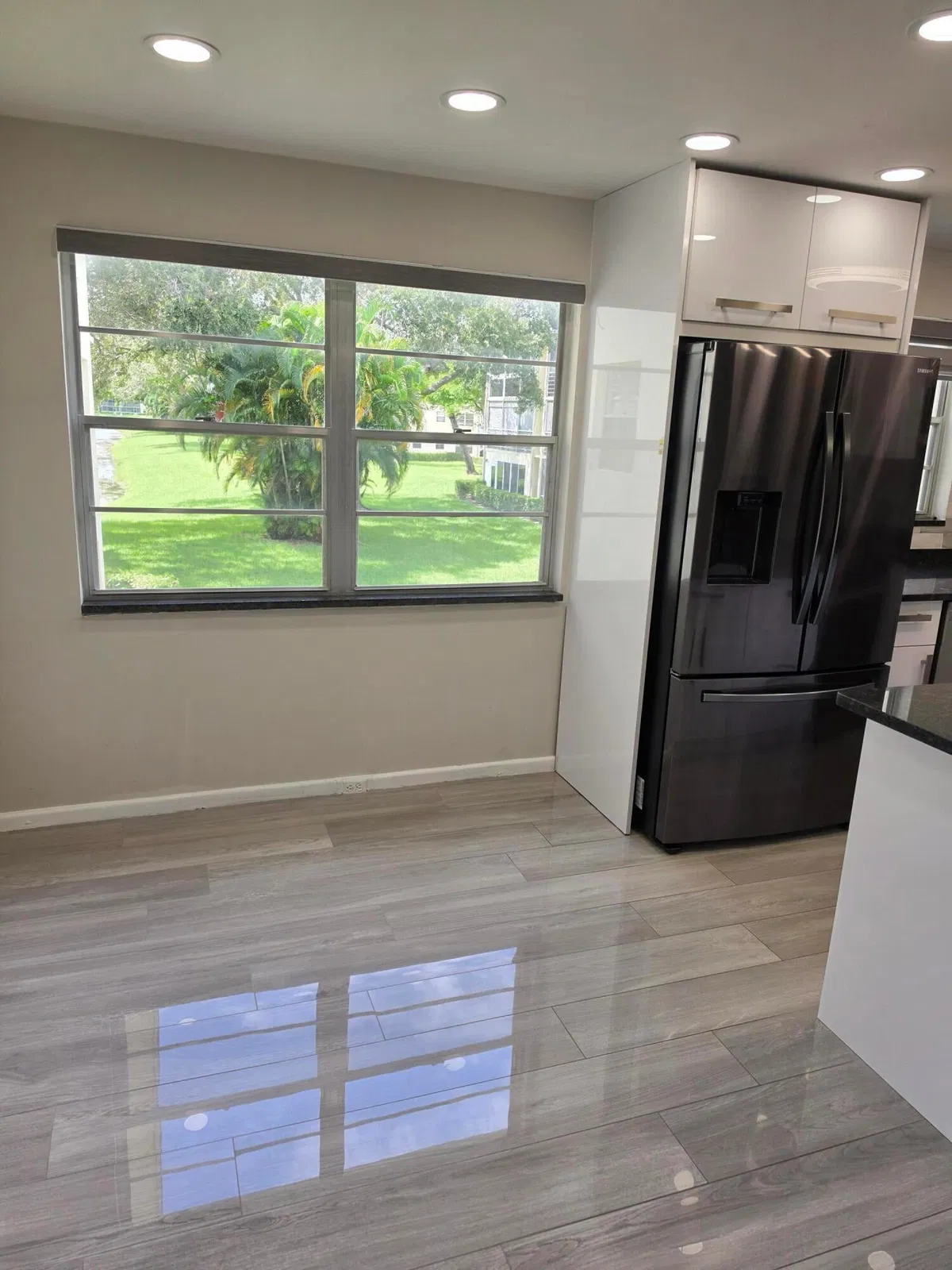 Unit 235 photo 4