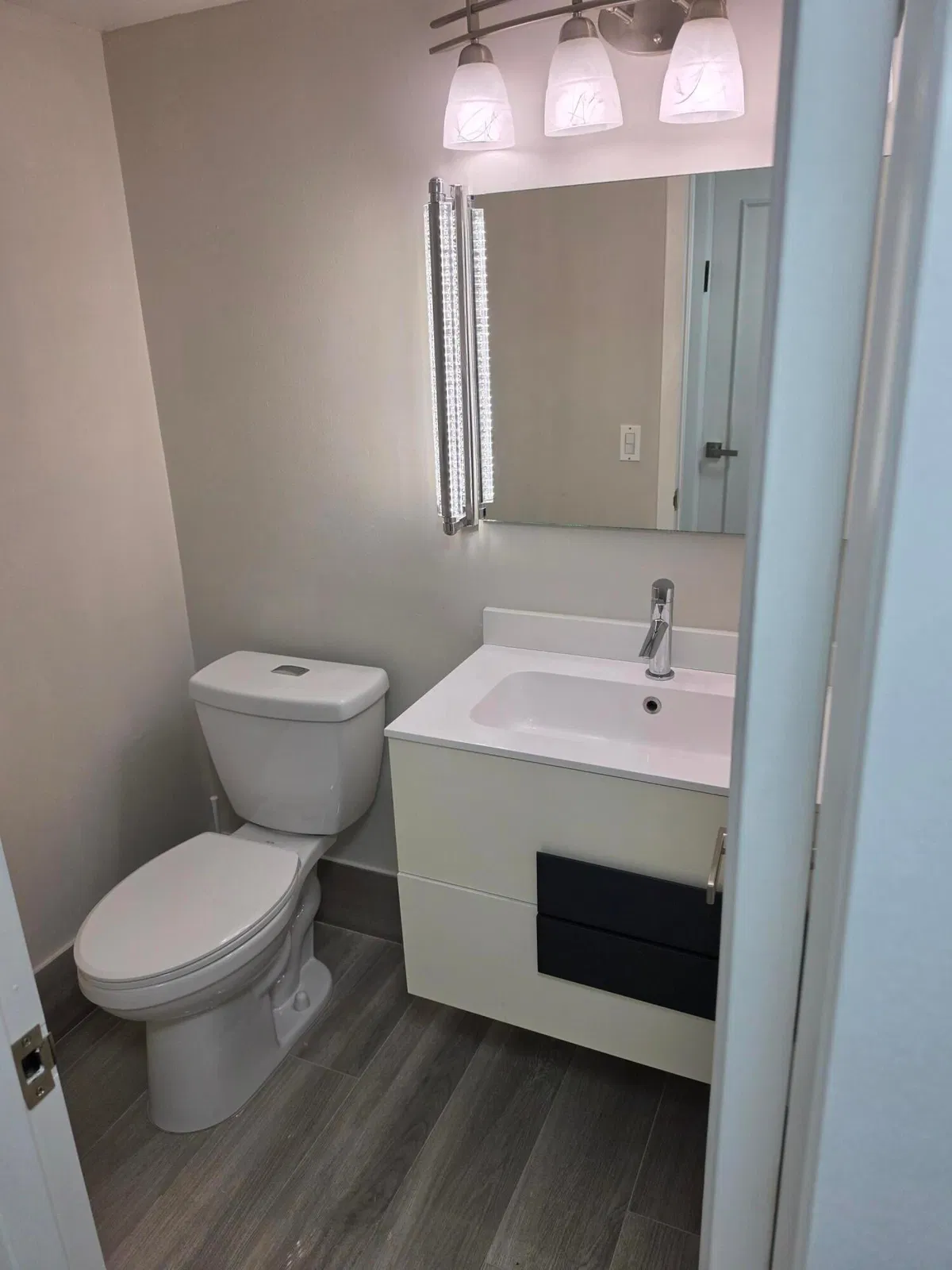 Unit 235 photo 10