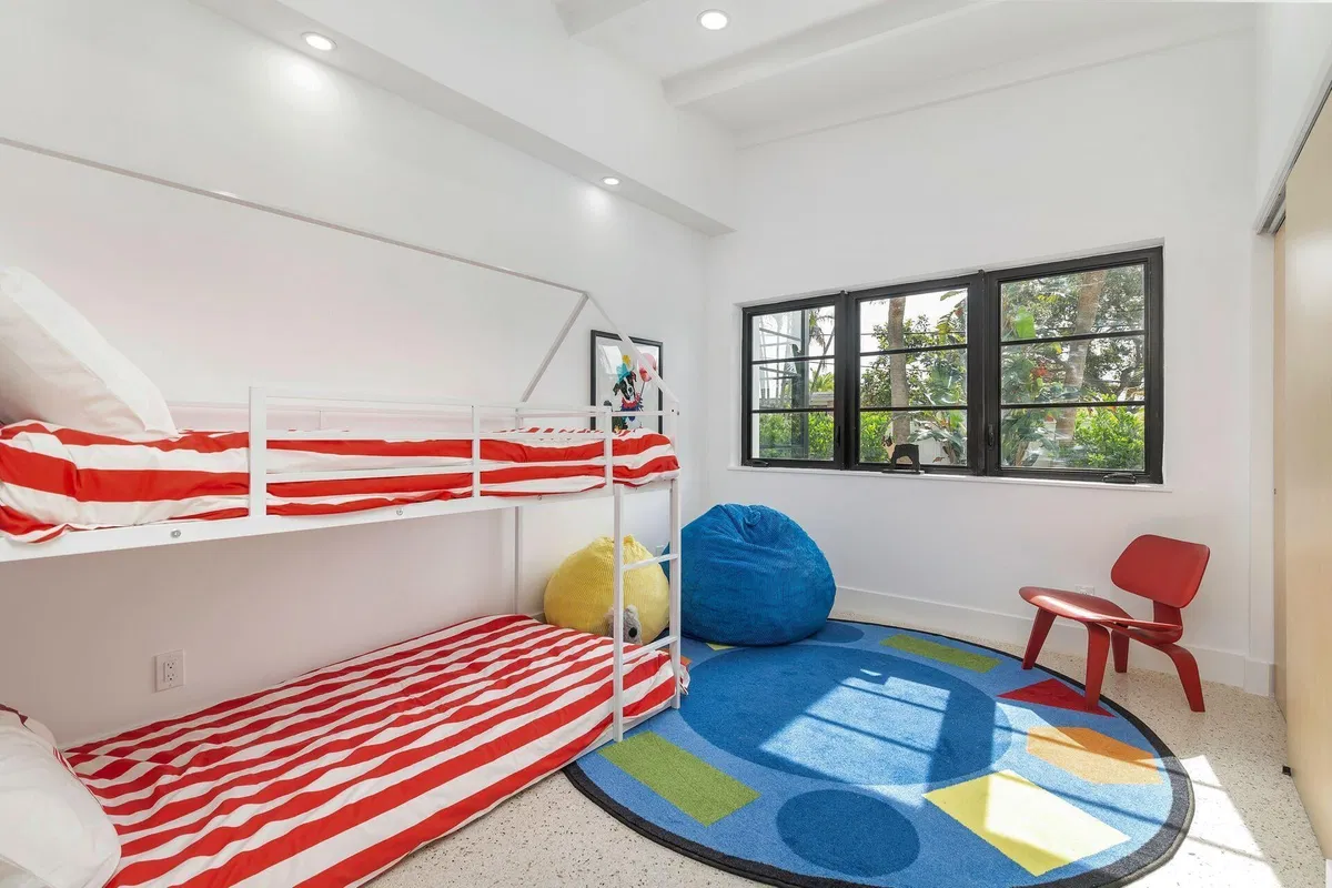  Residence photo 16