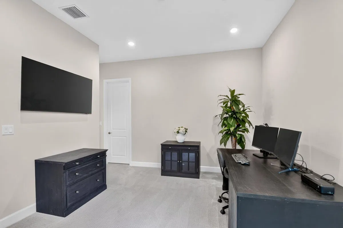  Residence photo 28