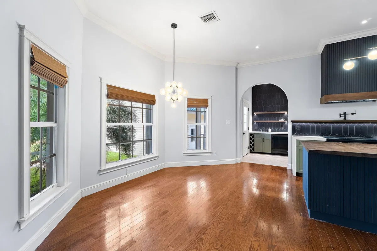Residence photo 16