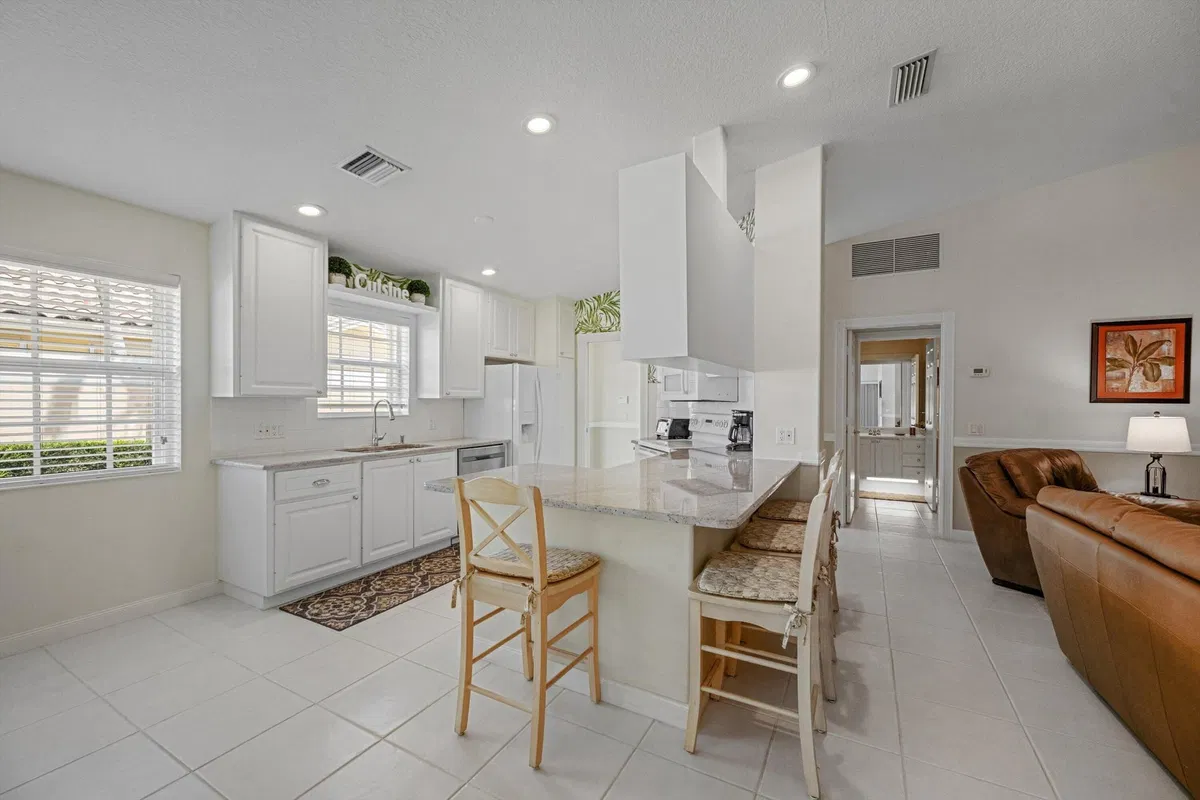 Residence photo 10