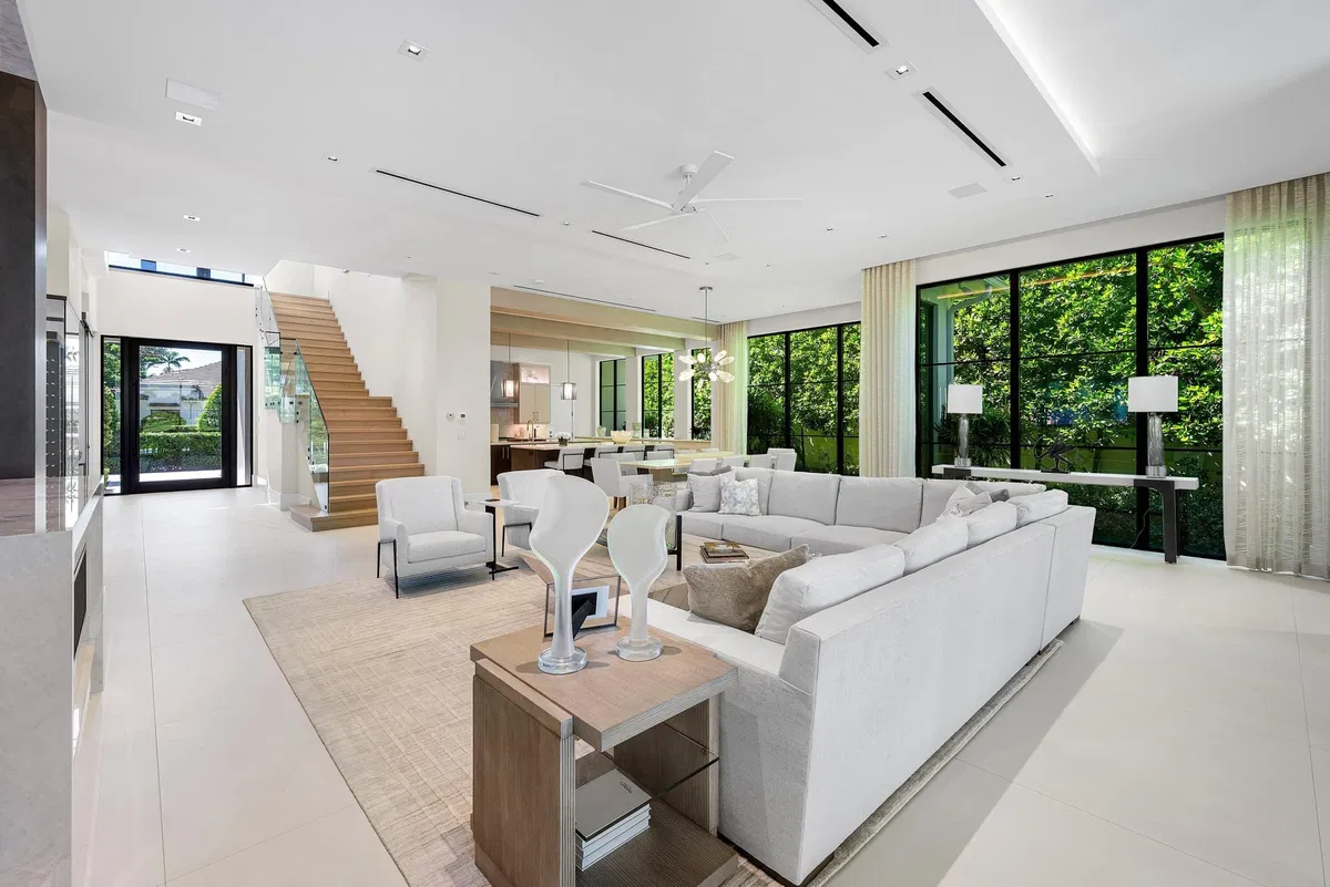 Royal Palm Yacht and Country Club Residence photo 10