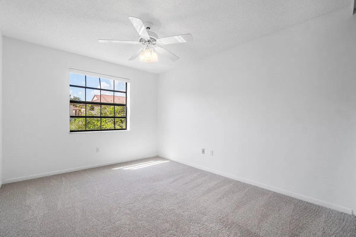  Unit C photo 31