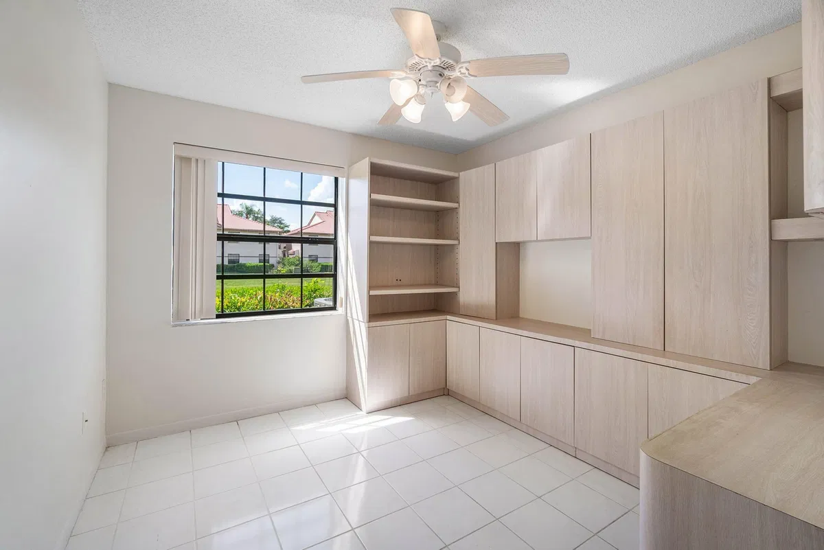  Unit C photo 34