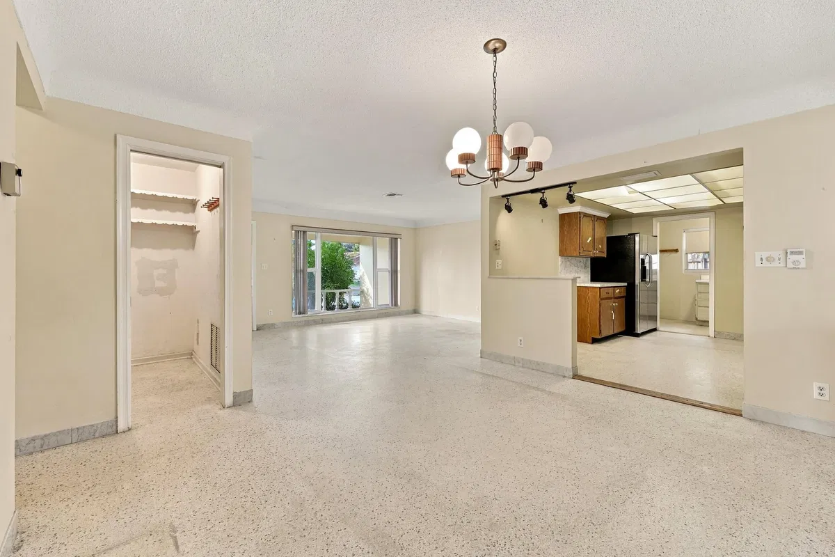 Residence photo 19