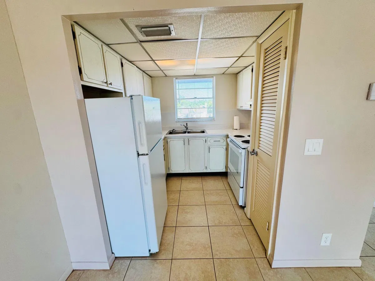 Unit 24 photo 13