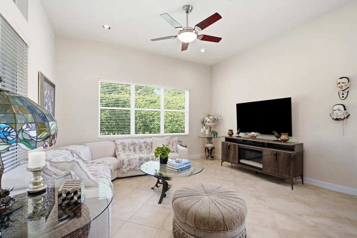 Residence photo 19
