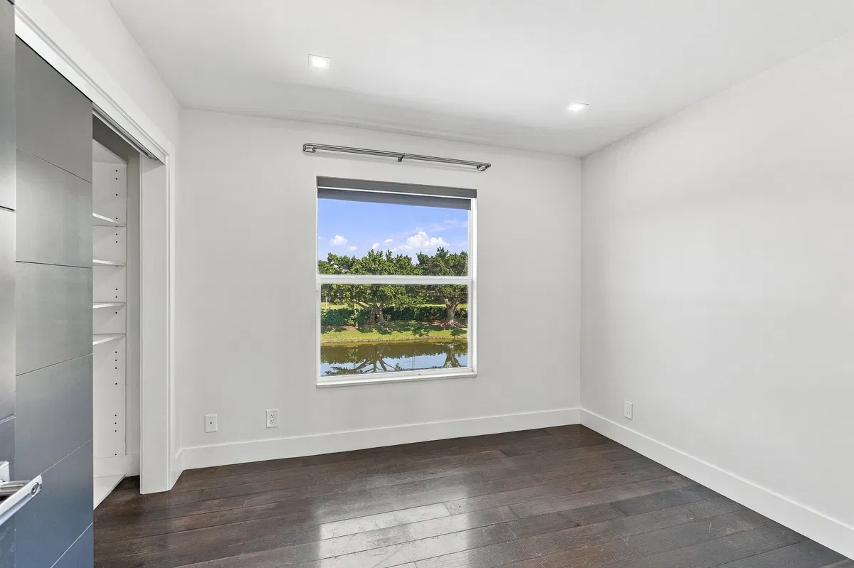 Residence photo 25