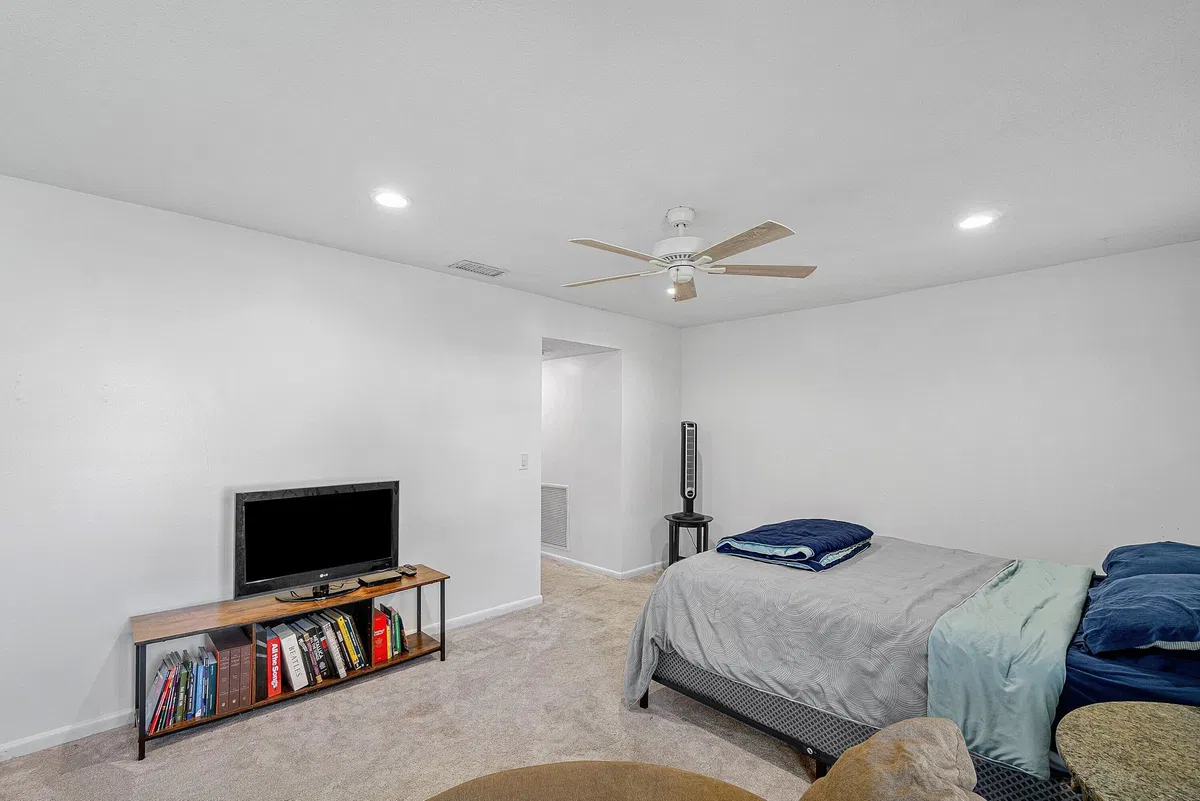 Residence photo 22