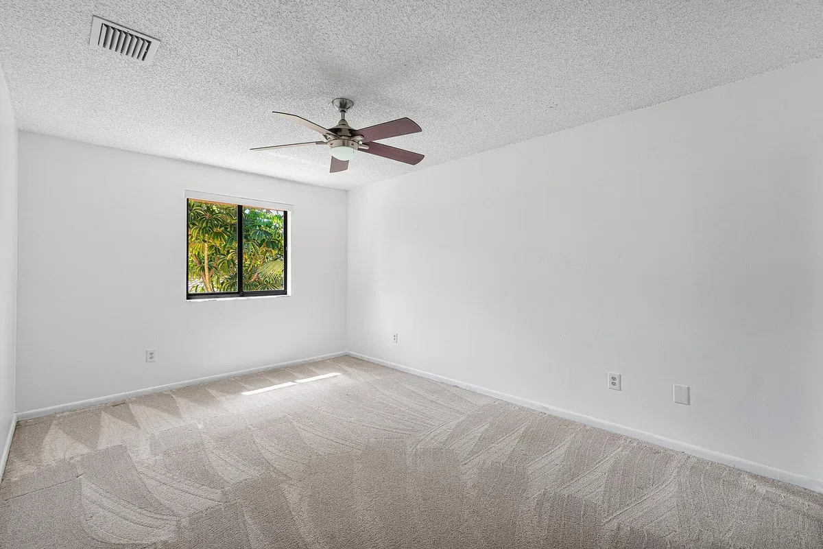 Residence photo 28