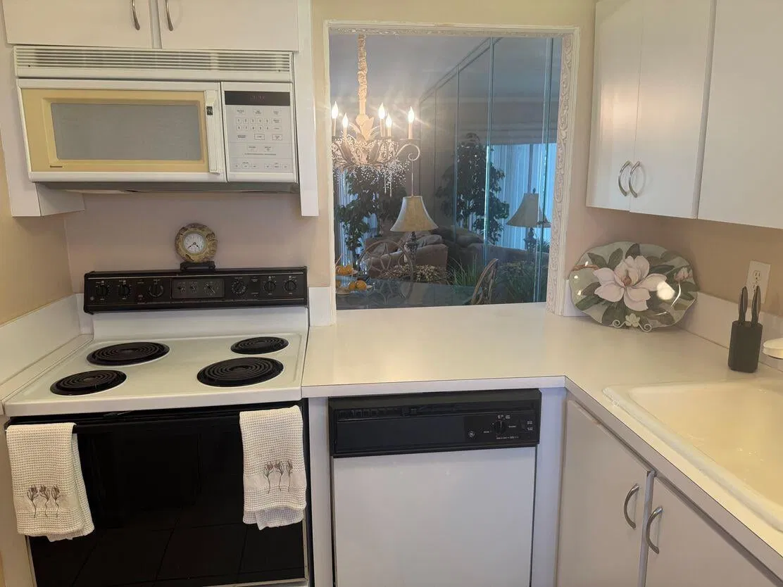 Unit Apt 329 photo 4