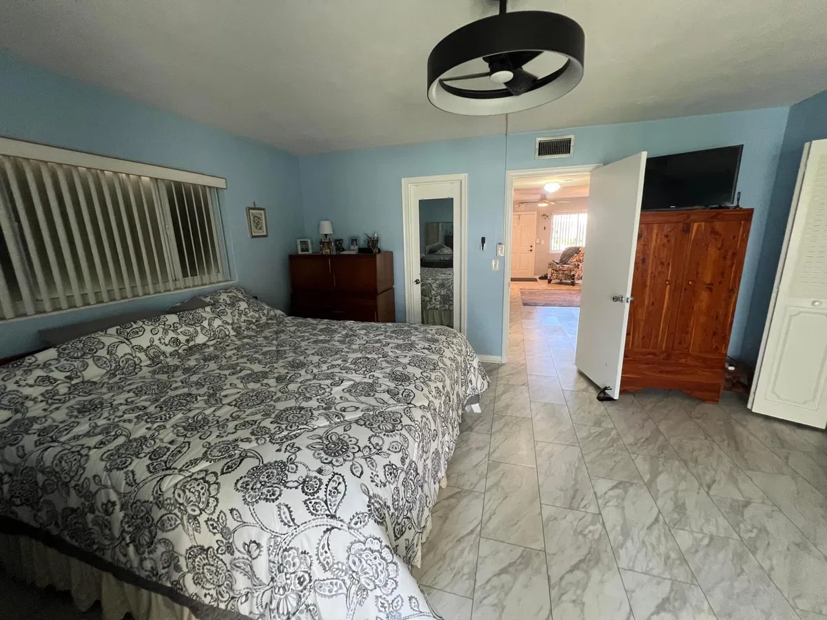 Residence photo 16