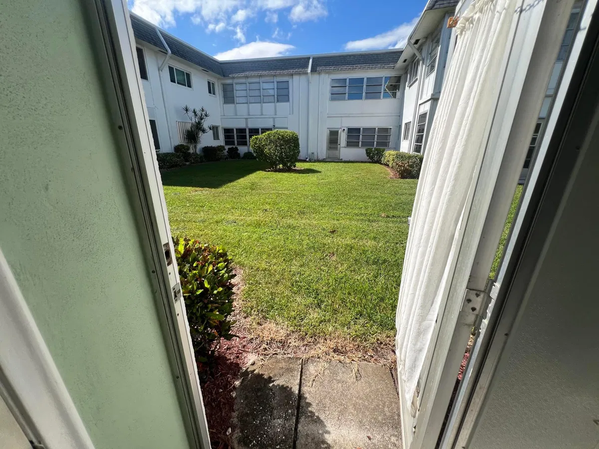 Residence photo 22