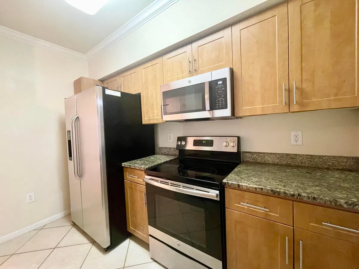 Unit 107 photo 4