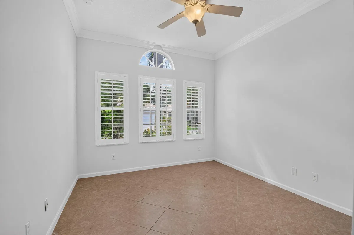 Residence photo 19