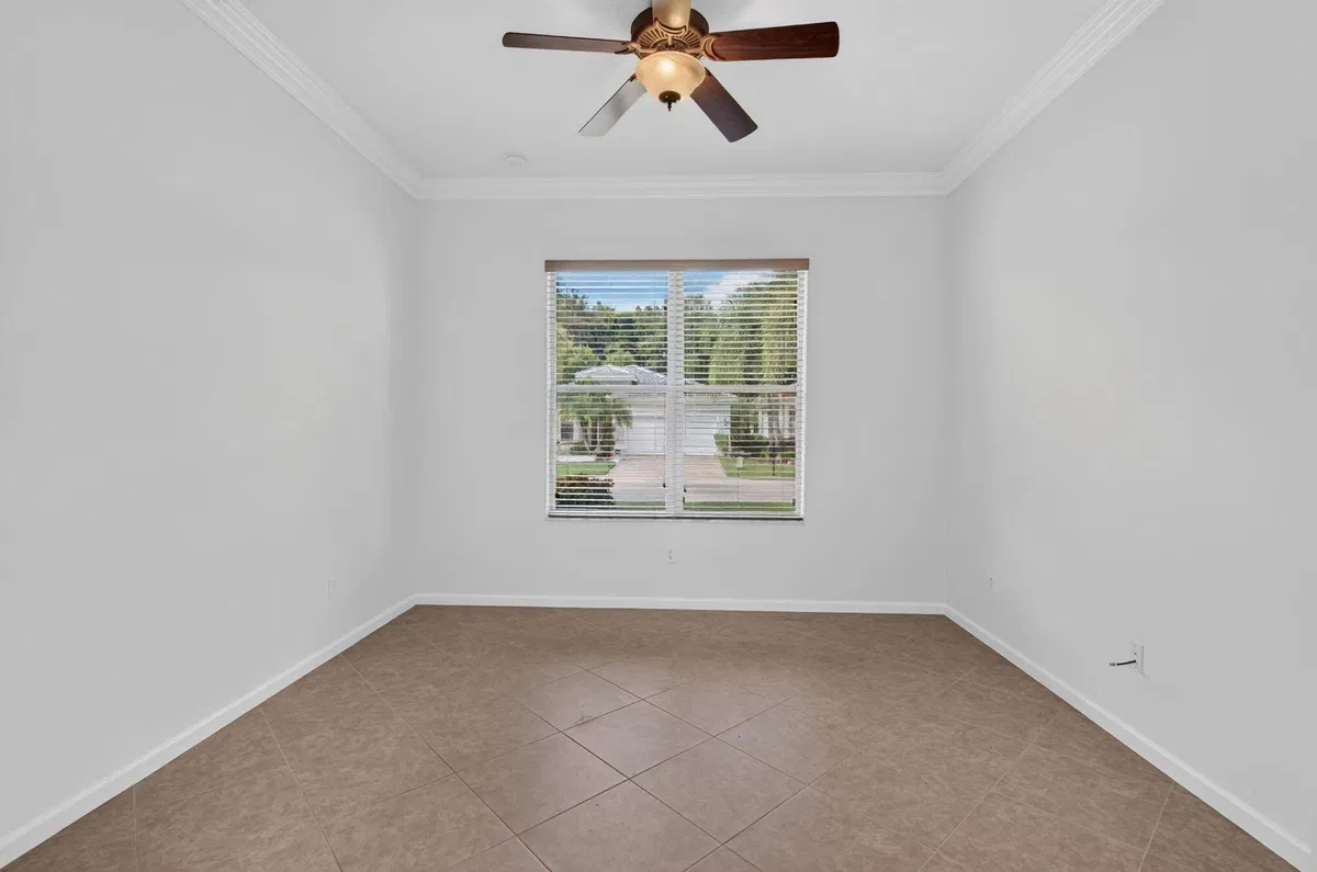 Residence photo 22