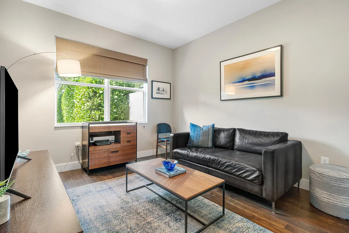 Residence photo 19