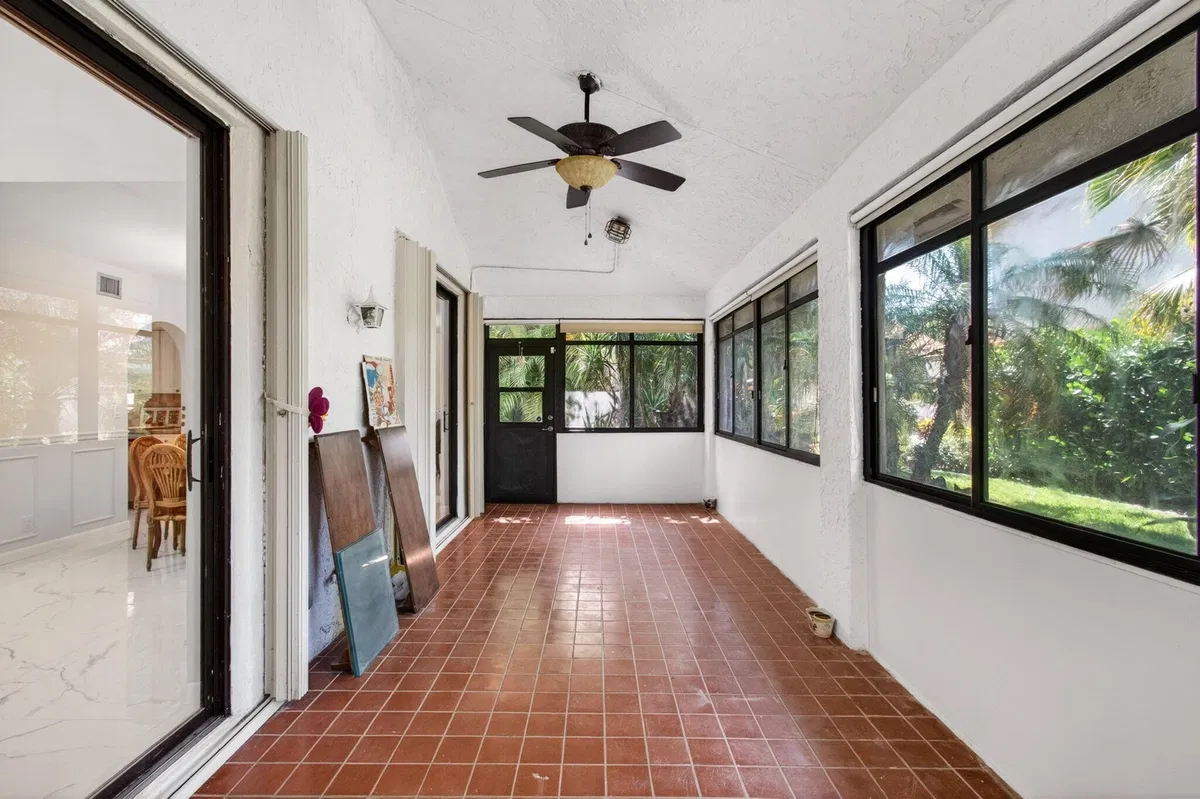 Residence photo 28