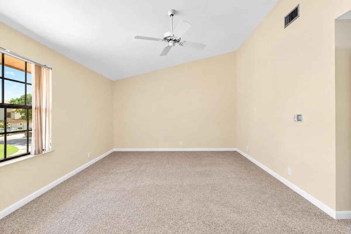 Residence photo 34