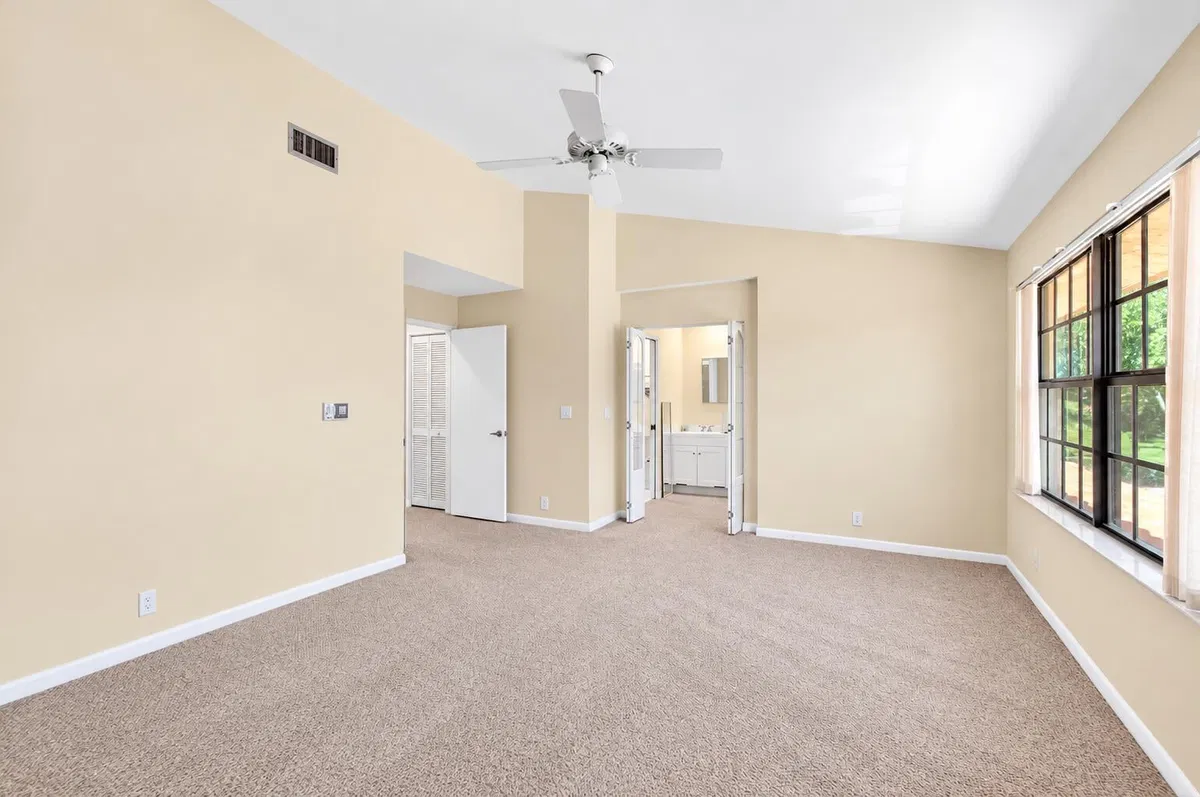 Residence photo 49