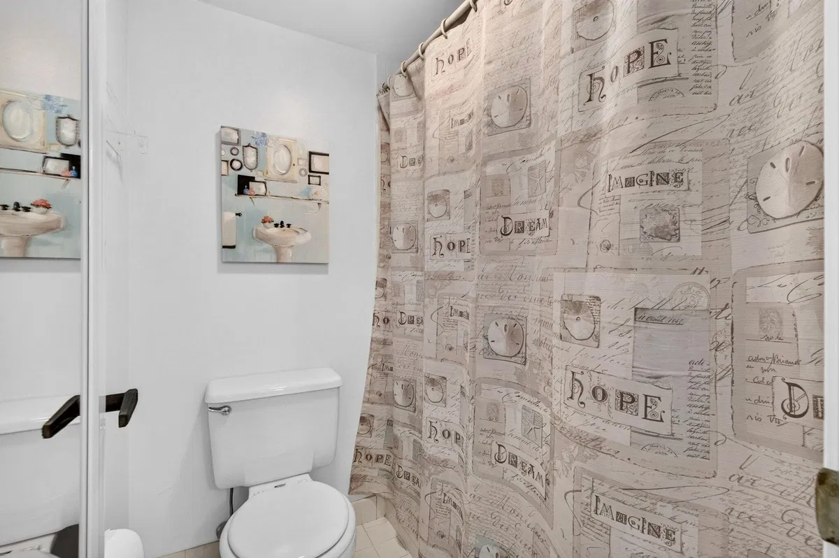 Unit 208 photo 28