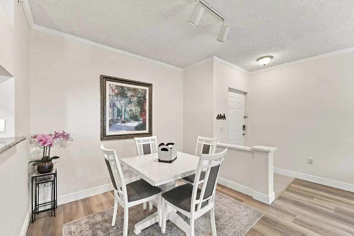 Residence photo 10