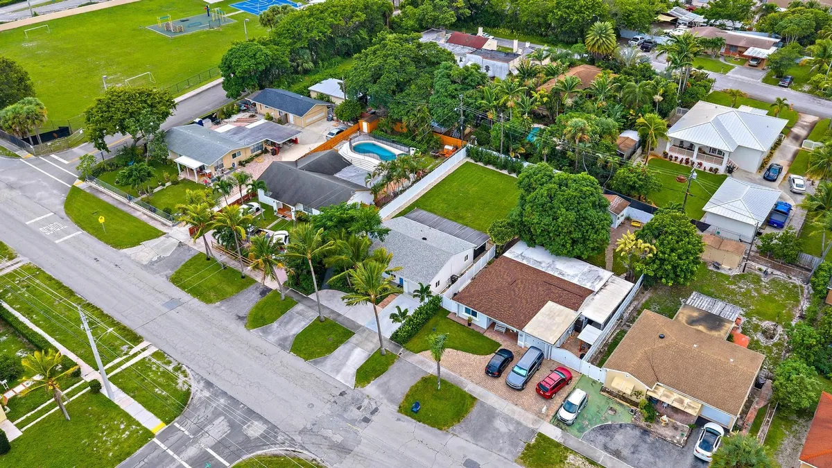 West Palm Beach Residence photo 34