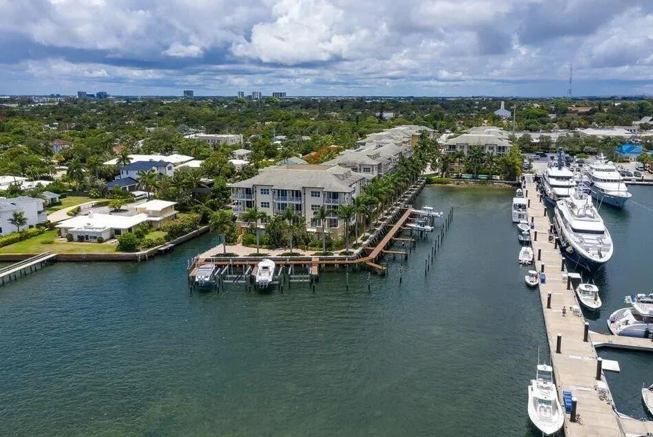 Flagler Landing Unit 306 photo 4
