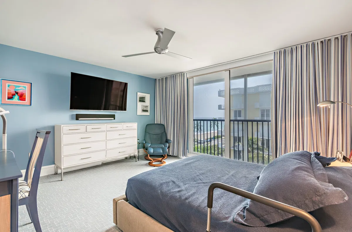 In-Town Palm Beach Unit 419 photo 10