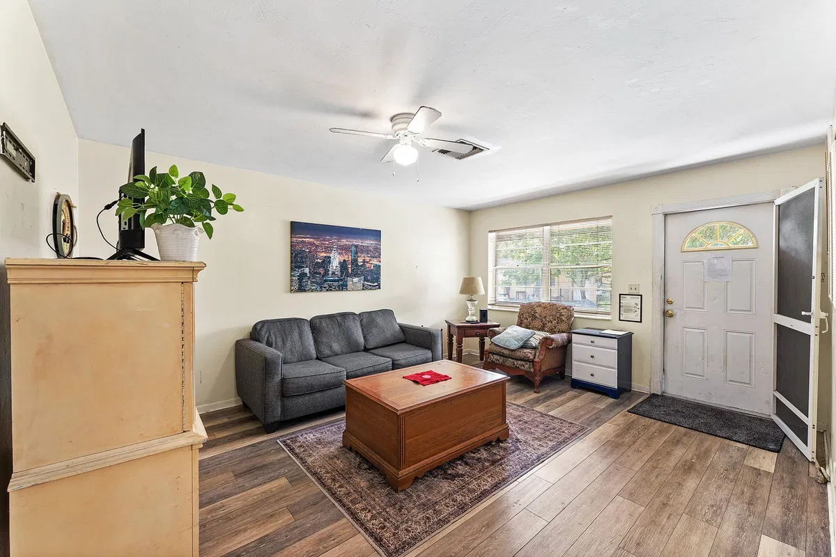 Residence photo 7