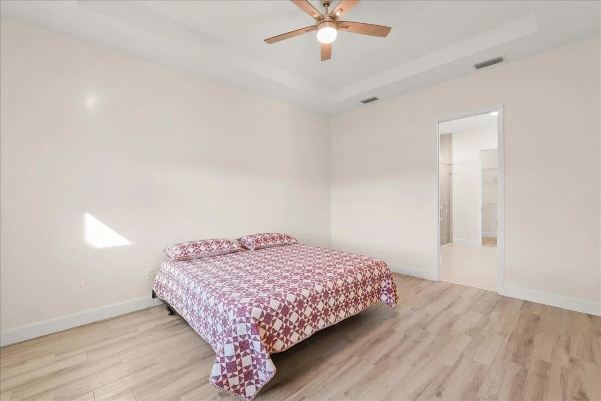 Residence photo 16
