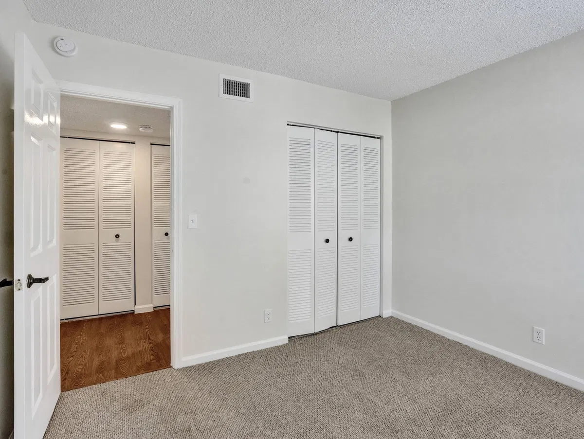Unit P206 photo 28