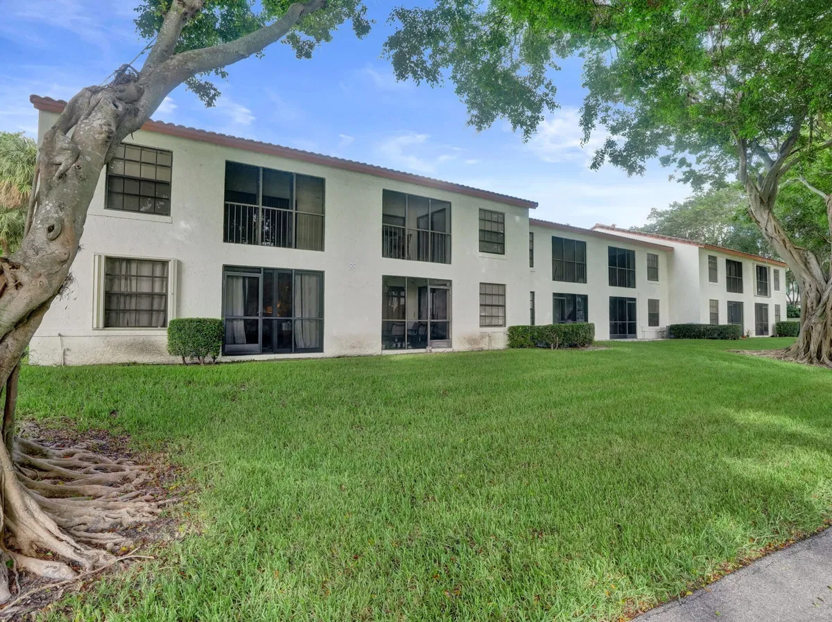Unit P206 photo 31