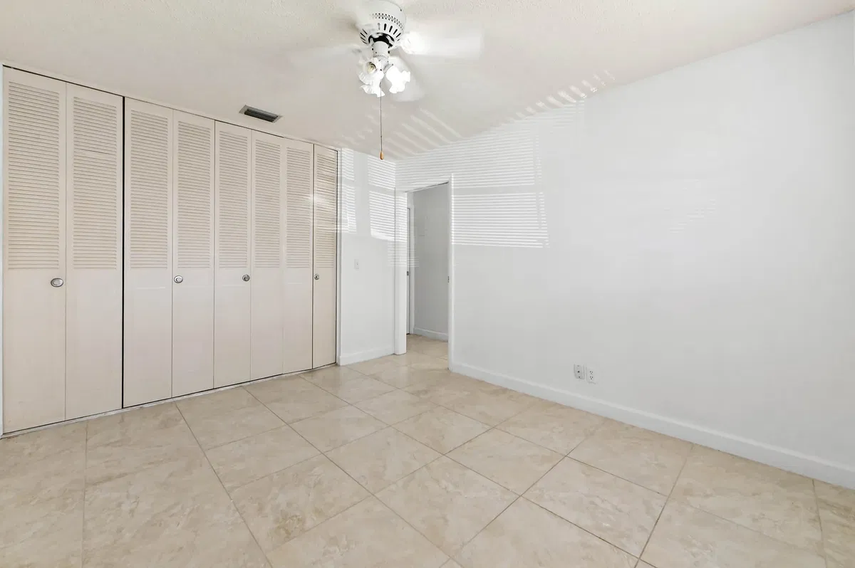 Unit C photo 7