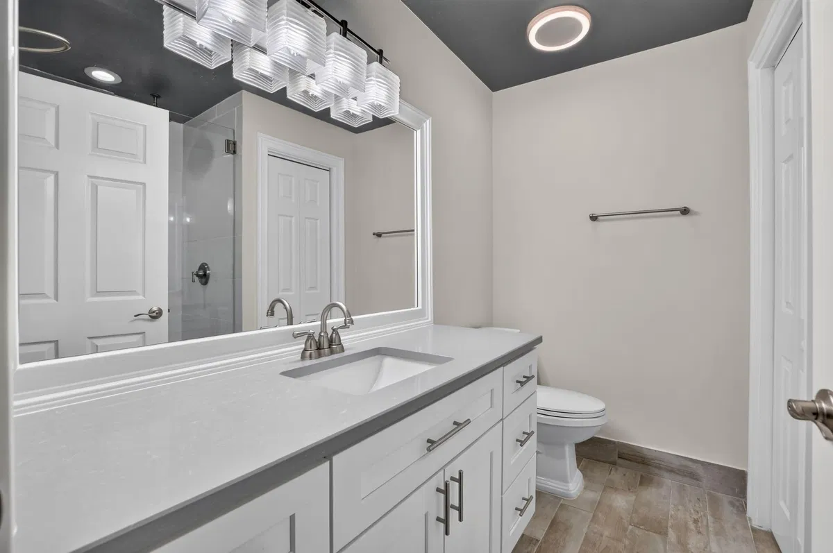 Unit 106 photo 28